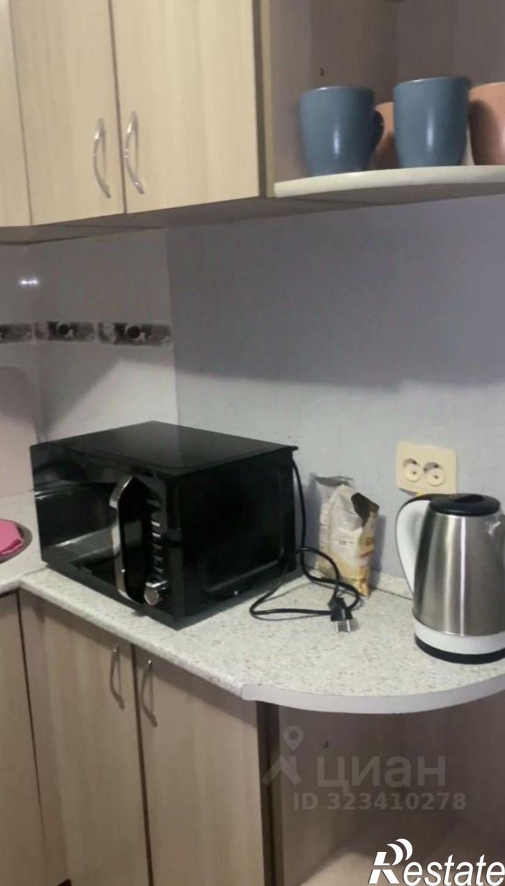 1-комн квартира пл Труда, 19,  д. 19