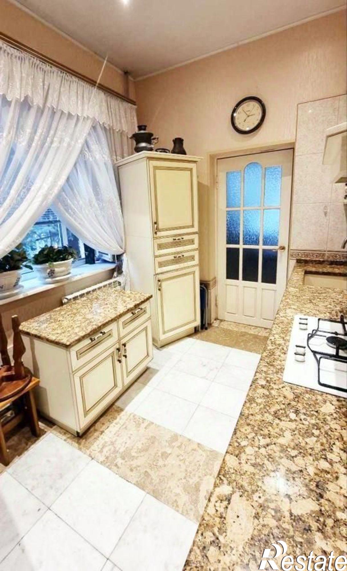 Купить дачу, дом, коттедж за 14 999 000 рублей на Новгородская улица, 33