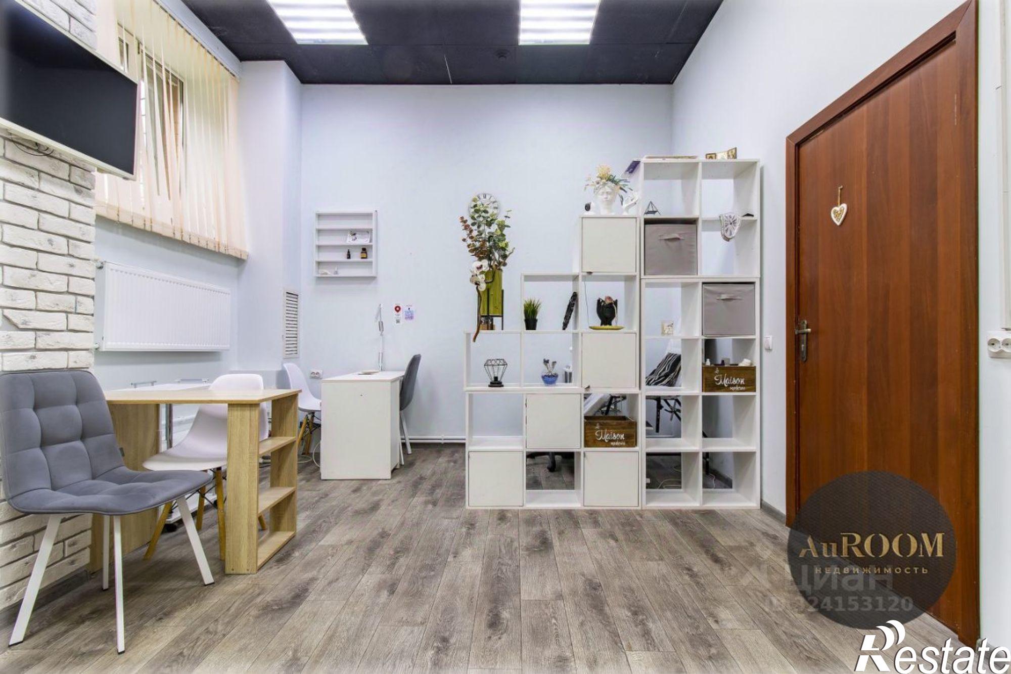 Купить офис, помещение под офис за 5 500 070 рублей на улица 40 лет Победы, 57